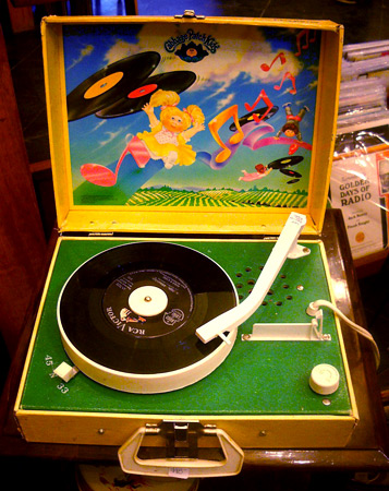 45-records-cabbage-patch-record-player1980s.jpg